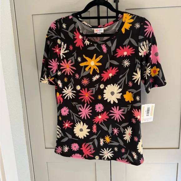 LuLaRoe Gigi (Black Floral Short Sleeve Top) - Picture 1 of 4